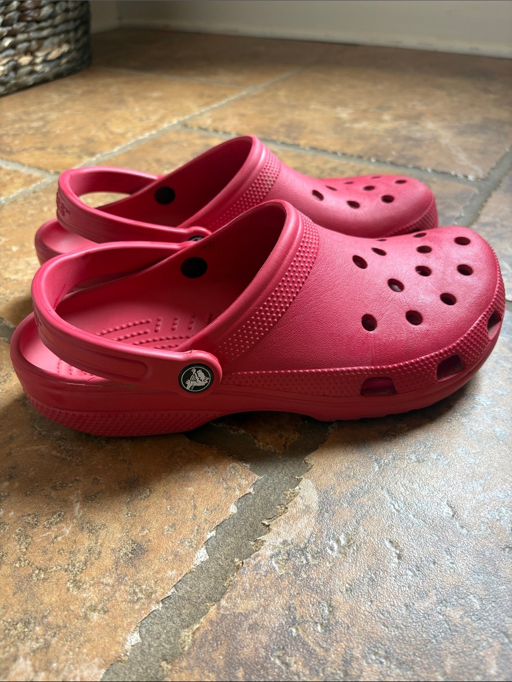 CROCS Classic Clog in Vibrant Red